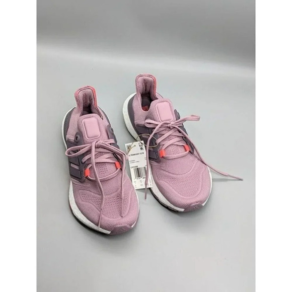 NIB Adidas Ultra Boost 22 W Womens Active Lifestyle Running Shoes Sz 9 MSRP $190 - Picture 3 of 8